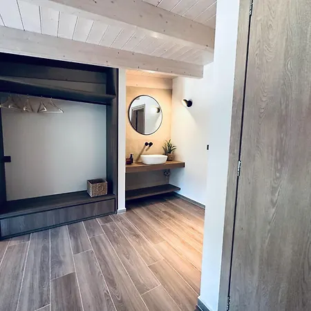 Elia Villa-2